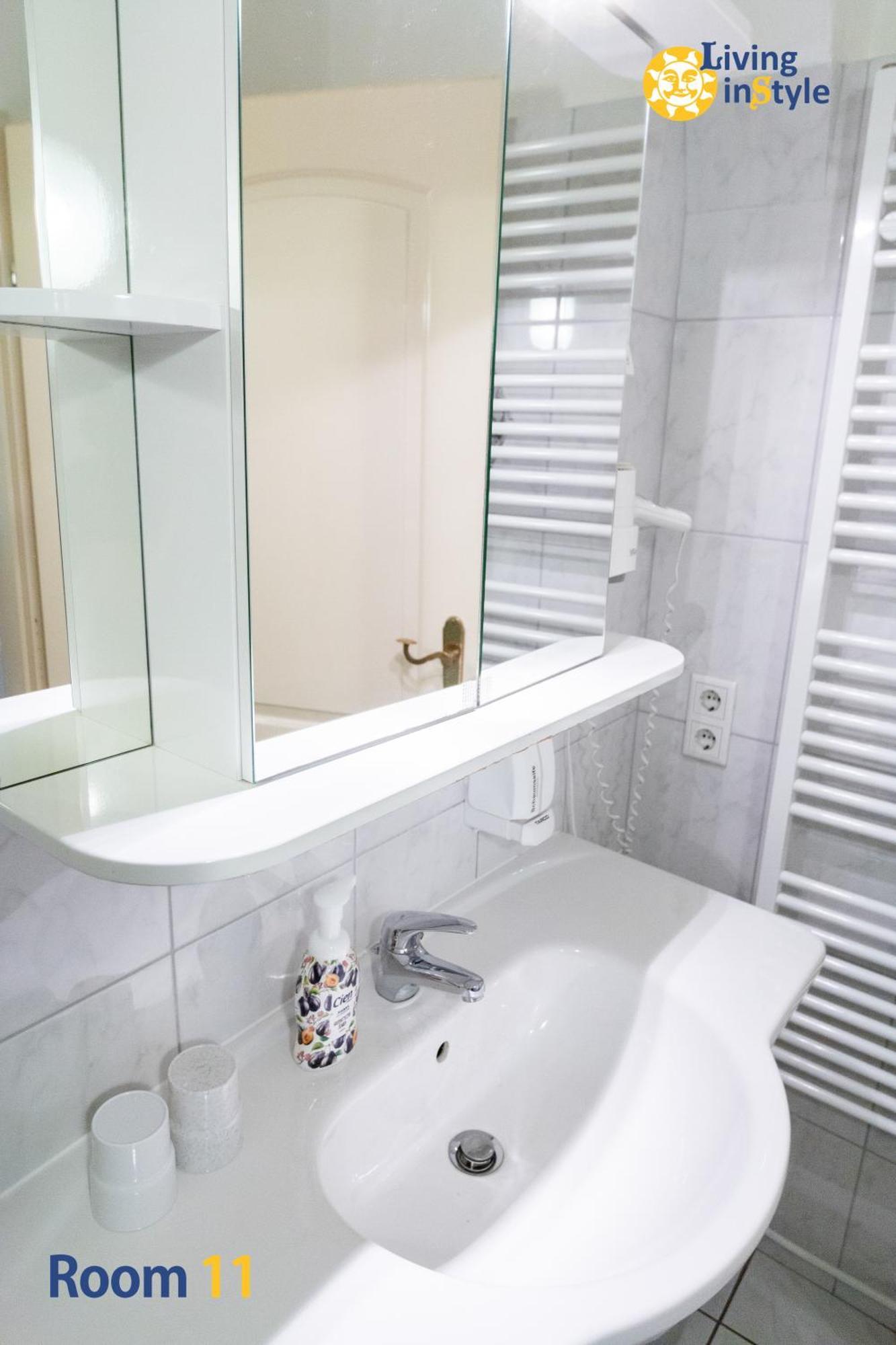 Living Instyle Appartement Krems an der Donau Kamer foto