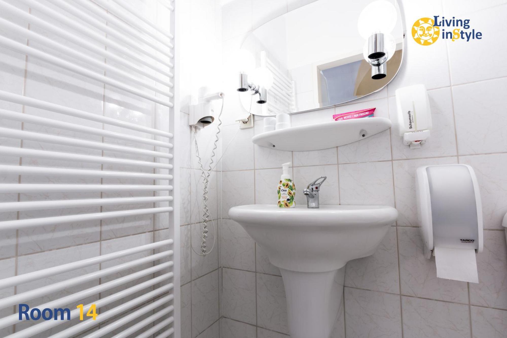 Living Instyle Appartement Krems an der Donau Kamer foto